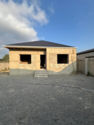 8 noyabr prospekti satilan evler: Бузовна 4 комнаты, 110 м², Без ремонта