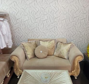 Otaq qapıları: Divan