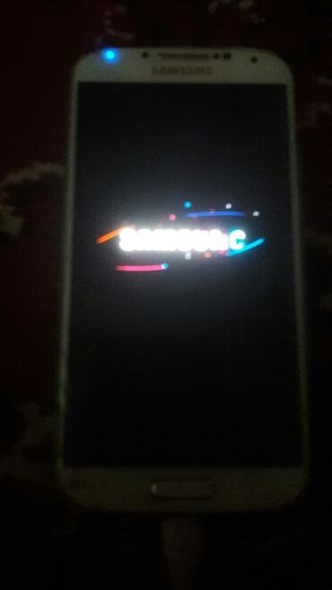 samsun s4: Samsung I9500 Galaxy S4, 16 GB, rəng - Ağ, Düyməli, Sensor