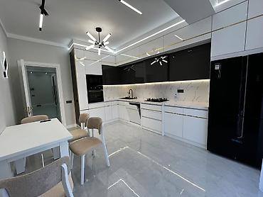7 mərtəbə: 4 otaqlı, 185 kv. m — 7