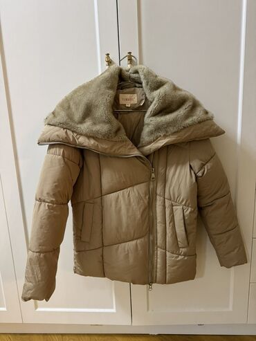 дождевик купить в баку: Balonka gödəkçə,qalındır, razmer 42 (38bədən də geyinə bilər), cox az