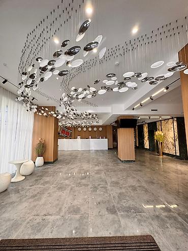 Аренда отелей и хостелов: Современный 4 звездочный апарт отель Raduga West Стильное стеклянное — 2