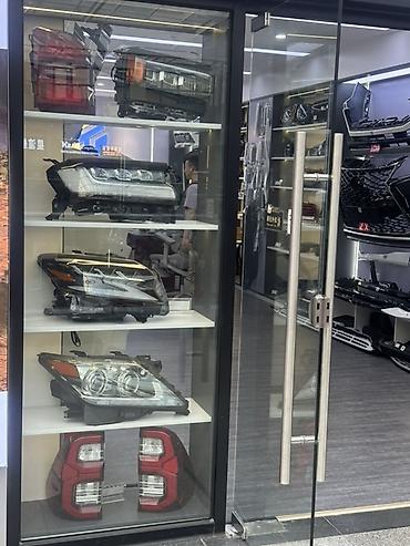 Бампер и комплектующие: Бампер Toyota, Оригинал — 10