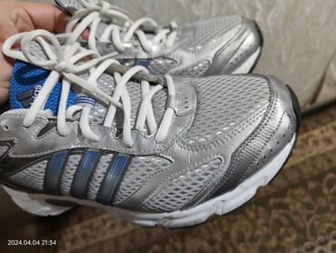 Кроссовки и спортивная обувь: Кроссовки Adidas supernova 42,5 размер в отличном состоянии цена 9500