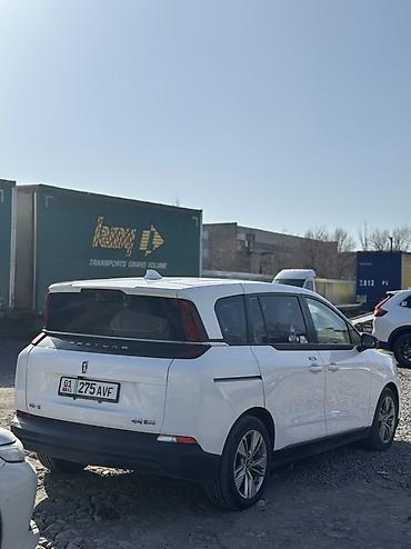 Другие автомобили: Электромобиль Bestune NAT (европейская версия E05), белый, кузов — — 6