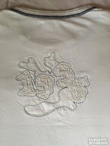 Majice: Kvalitetna bela majca, tfy product, veličina L, sa diskretnim vezom na — 10