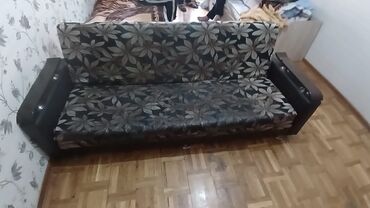 Rəflər: Divan, İşlənmiş