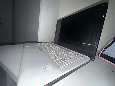 sony notebook: Sony VAIO ağ noutbuk Sarj cihazi:verilir - Model xətti: Sony VAIO (ağ — 7