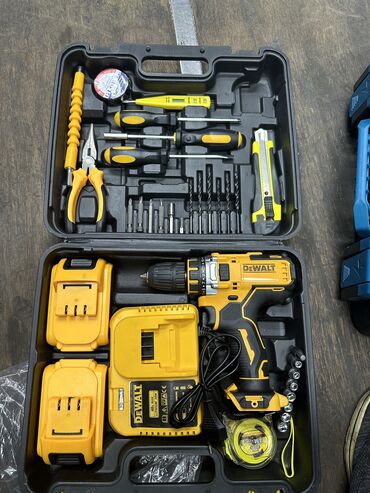 зарядное устройство для шуруповерта: Набор шуруповерт✅
Фирма:Dewalt✅
Качества 🔥
Гарантия ✅
Доставка 🚚🚚