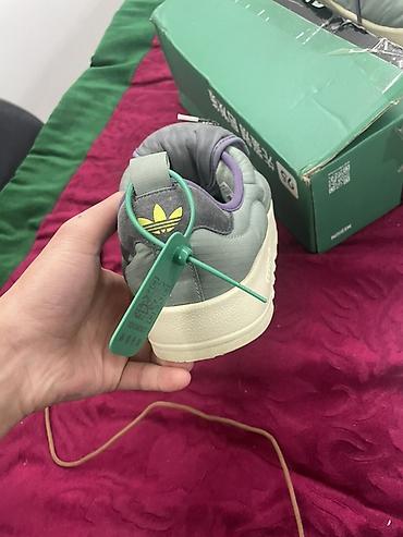 обувь подросковый: Осенние зимние adidas Puffylette 42 размер покупал для себя не — 3