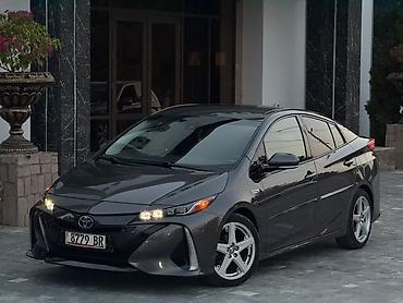 corolla 2016: Toyota Prius: 2019 г., 1.8 л, Вариатор, Гибрид, Хэтчбэк — 1
