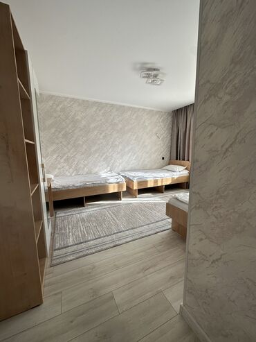 Посуточная аренда комнат: Комната с несколькими спальными местами и базовой меблировкой — 5