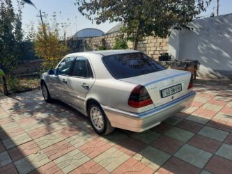 Mercedes-Benz: Mercedes-Benz C 240: 2.4 l | 2000 il Sedan — 3