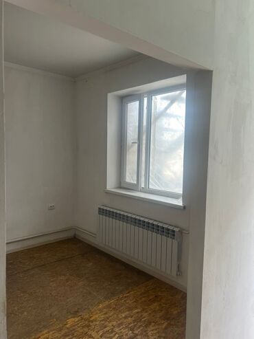 продаю дом раздолный: Однокомнатное помещение с отдельной кухонной зоной