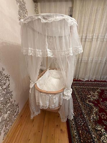 Beşiklər: Oğlan və qız üçün, Yeni, Yumru, Beşik, Dəstsiz, Matras ilə, Yellənmə mexanizm ilə — 13