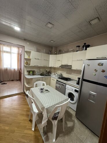 Köhnə tikili: Bakı, 28 May, 4 otaqlı, Köhnə tikili, m. İçərişəhər, 96 kv. m -da lalafo.az — 9 Köhnə tikili: Bakı, 28 May, 4 otaqlı, Köhnə tikili, m. İçərişəhər, 96 kv. m — 9