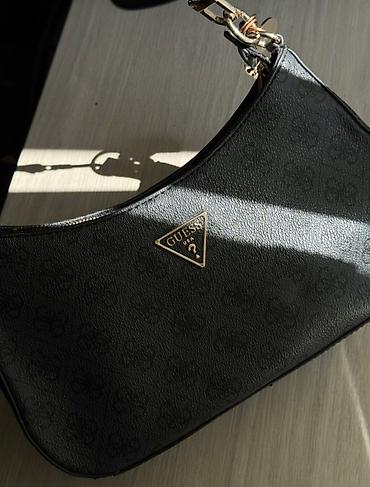 Сумка Guess оригинал Модель: багет Стильная и универсальная сумка для