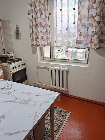 Батирлер: 1 бөлмө, 35 м², 105-серия, 9 кабат, Эски ремонт — 6
