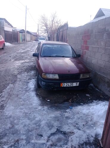 Opel: Opel Vectra: 1991 г., 1.6 л, Механика, Бензин, Седан