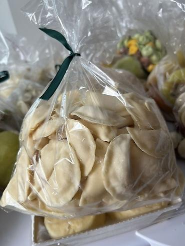 пакет большой: Домашние полуфабрикаты ручной лепки (замороженные), в прозрачных — 5