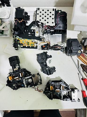 Projektorlar: Orijinal proyektor lampaları – 100% orijinal Xüsusiyyətlər: - Yüksək — 7