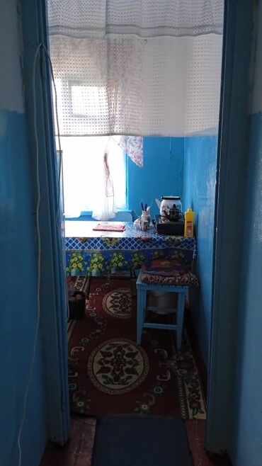 квартира в иссык куле: 3 бөлмө, 60 кв. м, 5 кабат, Эски ремонт