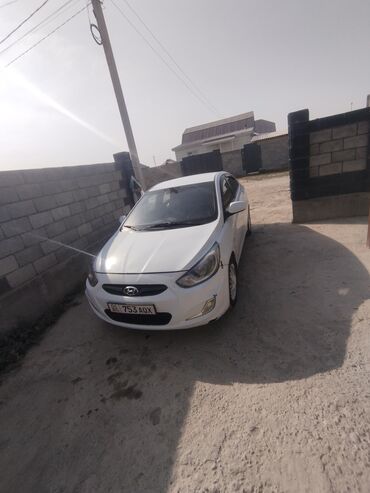 зимний шины: Hyundai Solaris: 2013 г., 1.6 л, Механика, Бензин, Седан