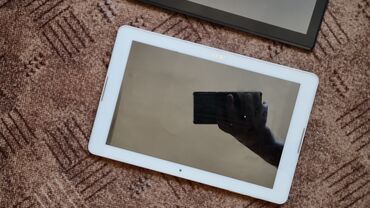 Tableti: 3 tableta od 10 inca kao novi, 1000 dinara komad, idu kao neispitani na lalafo.rs — 8 Tableti: 3 tableta od 10 inca kao novi, 1000 dinara komad, idu kao neispitani — 8