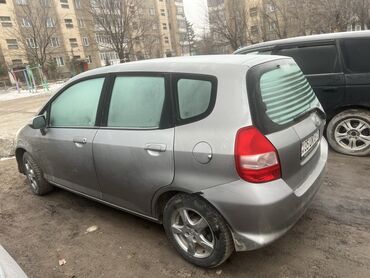 Honda: Honda Jazz: 2006 г., 1.3 л, Механика, Бензин, Хэтчбэк