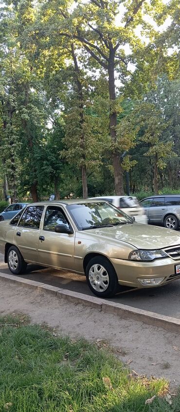 купить рено тягач: Daewoo Nexia: 2008 г., 1.5 л, Механика, Бензин, Седан