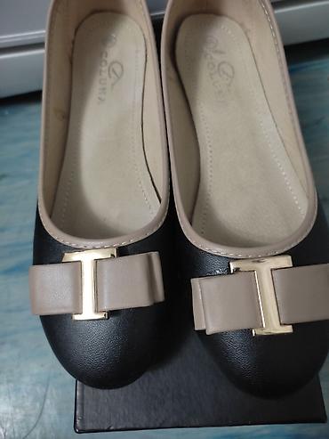 Босоножки, сандалии, шлепанцы: Продам чисто за символическую плату обувь женская размеры 39- 40 по — 12