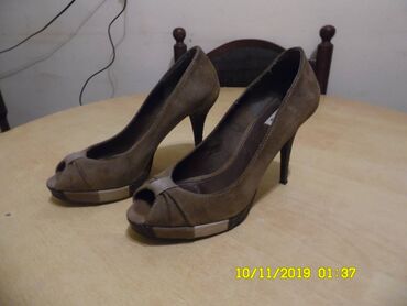 teget haljina i koje cipele: Salonke, Stradivarius, 40