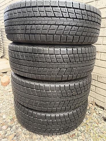 Комплект зимних шин Dunlop Winter Maxx SJ8 - Размер: 225/65 R17 -