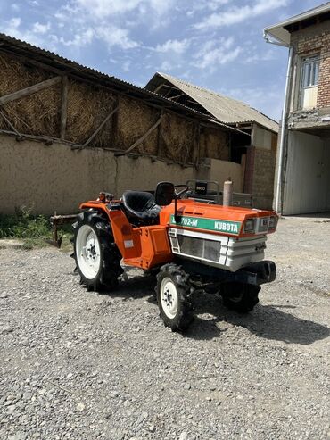 покрышка для трактора: Мини-трактор Kubota B1702-M - Японский компактный трактор серии B. -