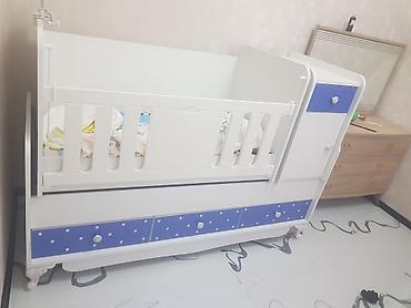 mebel dunyasi: Uşaq beşiyi – kombinə edilmiş model - Rəng: ağ və mavi - Yanları — 2