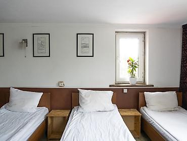 Аренда отелей и хостелов: Bozui Hostel — уютный хостел с закрытым двором и теневой террасой для — 13