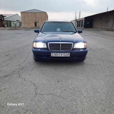 диски разноширокие на бмв х6: Mercedes-Benz C‑Class sedan, mavi gövdə rəngi. 4 qapılı, tünd şüşələr