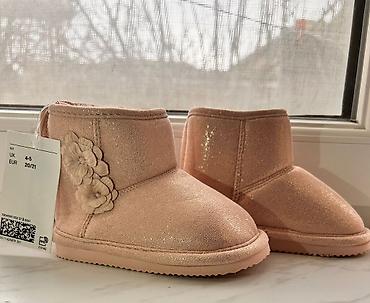 розовые угги: UGG ayaqqabi HM den alinib Kecen hefte etiketlidi 40 azn di 20/21 — 1