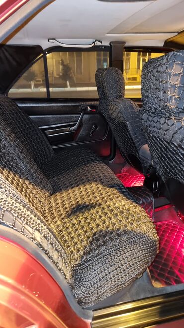 Mercedes-Benz: Mercedes-Benz 190: 2 l | 1993 il Sedan — 6