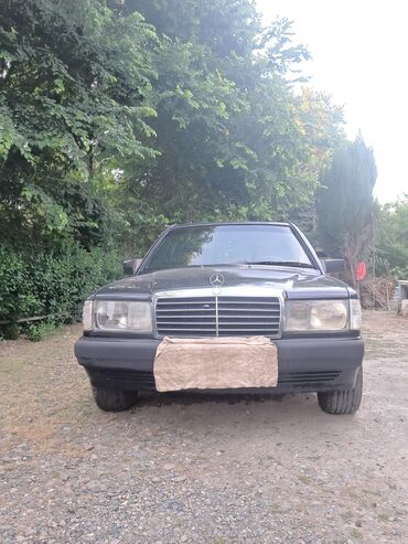 Mercedes-Benz: Mercedes-Benz 190: 1.8 l | 1992 il