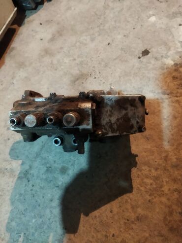 Другой транспорт: Продаю электро компрессор, стоп фонарики для газель, канистры, шины — 8