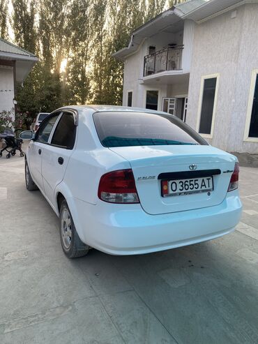 Daewoo: Daewoo Kalos: 2004 г., 1.5 л, Механика, Бензин, Седан — 2