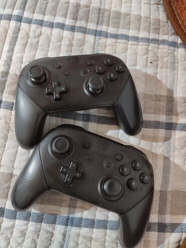 идеальном состоянии: Pro Controller оригинальный, отличное состояние. Без лагов и люфтов