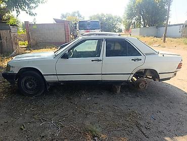 e klass: Mercedes-Benz 190: 1987 г., 2 л, Автомат, Бензин, Седан — 2