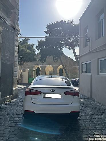kiya riya: Kia Cerato: 1.6 l | 2014 il Sedan — 2