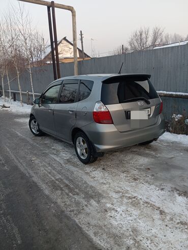 авто из дубая: Honda Fit: 2004 г., 1.3 л, Вариатор, Бензин, Хэтчбэк