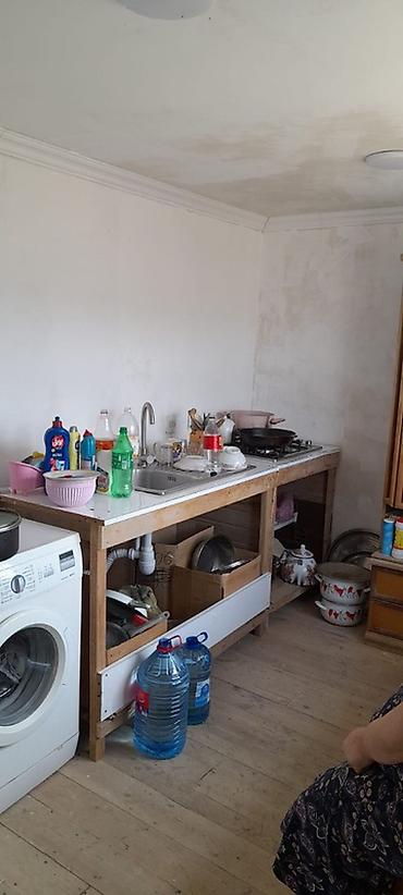 Həyət evləri və villalar: Satılır: hasarlı həyət evi və torpaq sahəsi - Ümumi: daş hasarla tam — 8