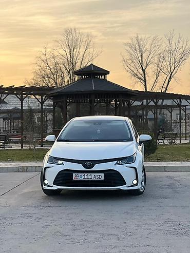 Toyota: Toyota Corolla: 2021 г., 1.8 л, Вариатор, Гибрид, Седан — 5