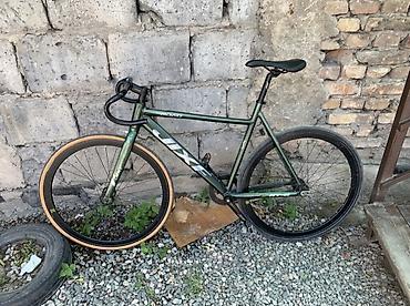 maxxis 29: Фикс-байк (single speed) дорожного типа. Проколото переднее колесо - — 1