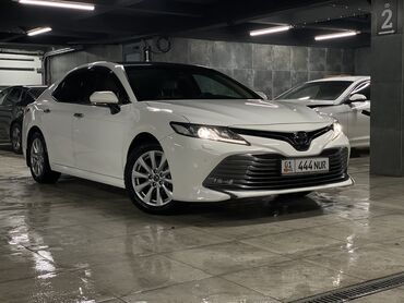 стойка для рекламы: Toyota Camry: 2019 г., 2.5 л, Автомат, Бензин, Седан